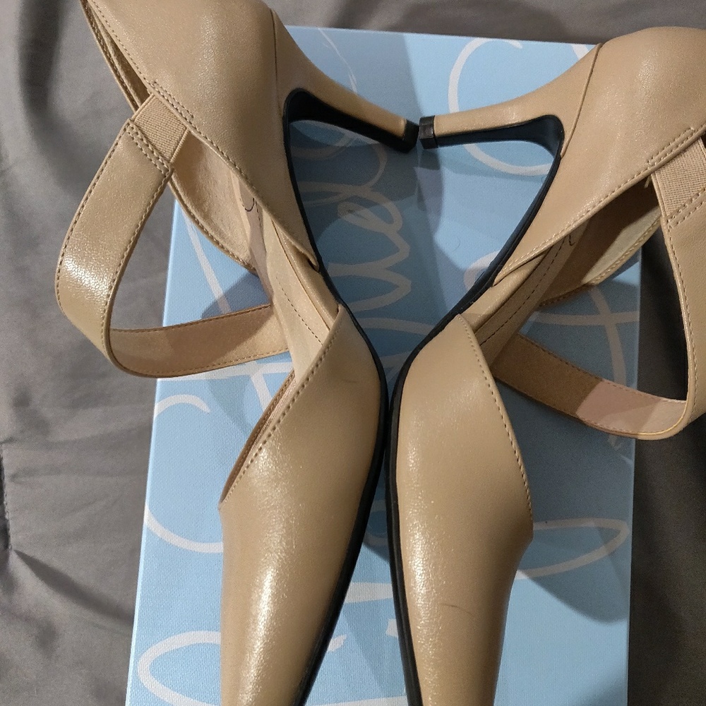 Brand new never worn LifeStride 'Suki'